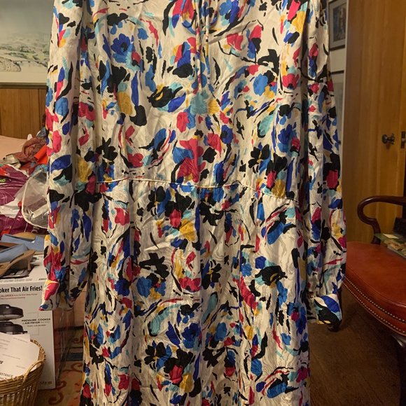 Beautiful Silk Print Dress - Picture 4 of 4